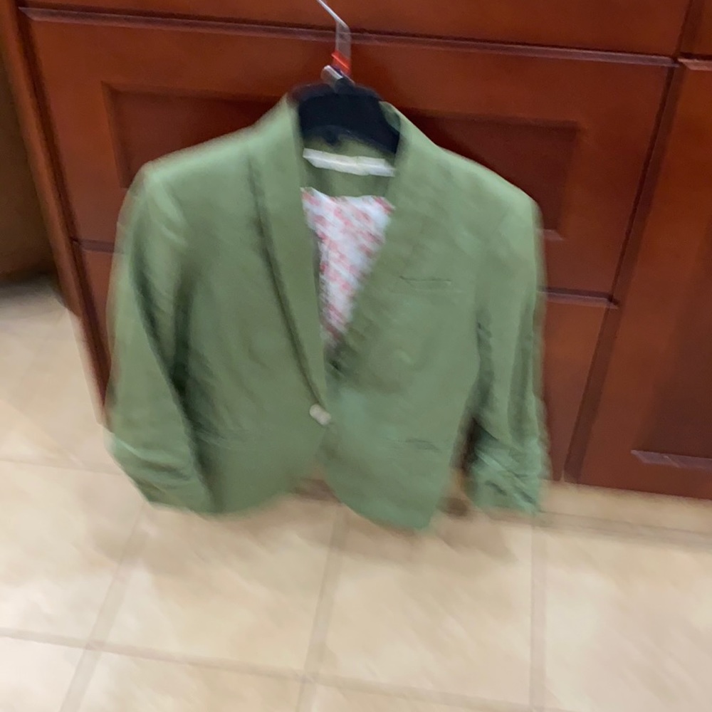 Green ruffle sleeve one button jacket